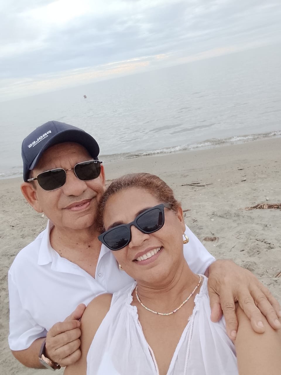 Everardo con su familia